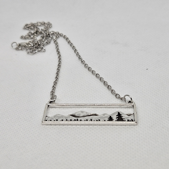 Necklace rectangle with the mountains - Picture 2 of 2